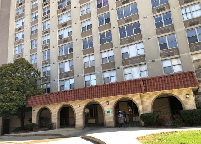 Property at 4300 W Ford City Dr #708, Chicago, IL 60652, 1 bed, 1 bath