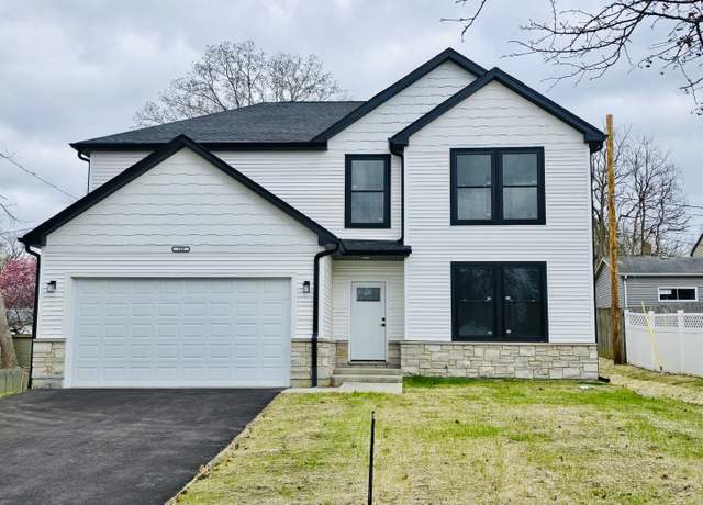 Property at 705 N Garfield St, Lombard, IL 60148, 4 beds, 2.5 baths
