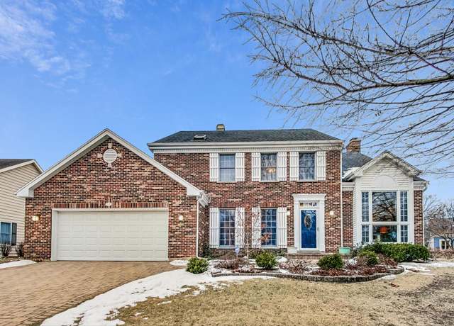Property at 2142 N Charter Point Dr, Arlington Heights, IL 60004, 4 beds, 2.5 baths