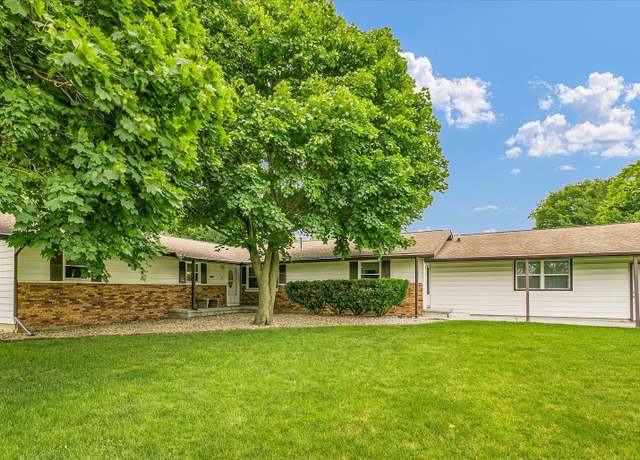Property at 2908 Rolling Acres Dr, Champaign, IL 61822, 4 beds, 2 baths