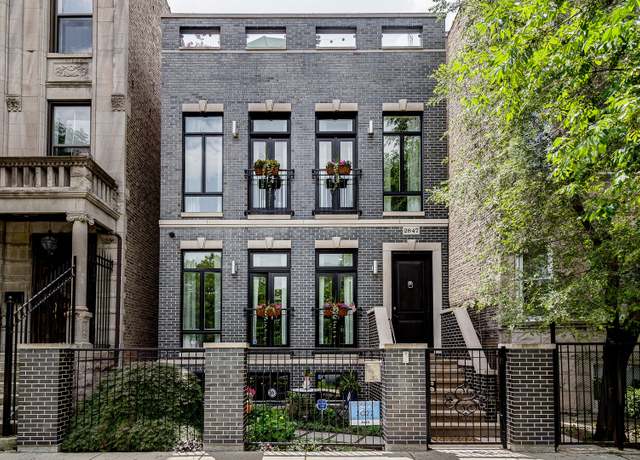 Property at 2847 W Division St, Chicago, IL 60622, 5 beds, 3.5 baths