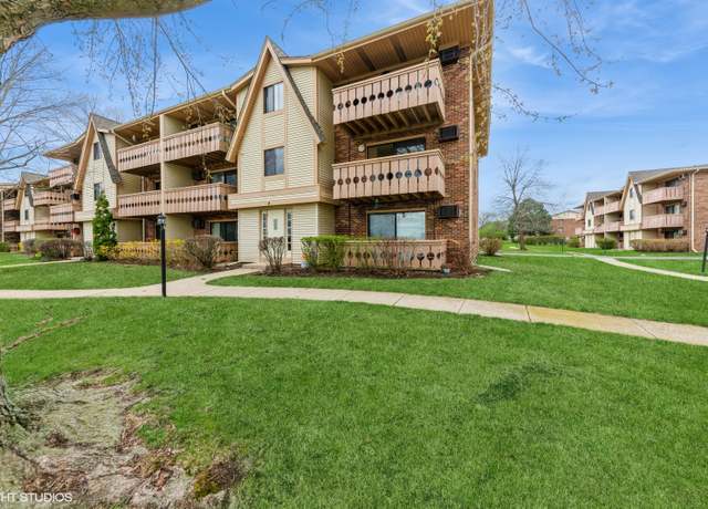 Property at 4 Parkside Ct #8, Vernon Hills, IL 60061, 2 beds, 1.5 baths