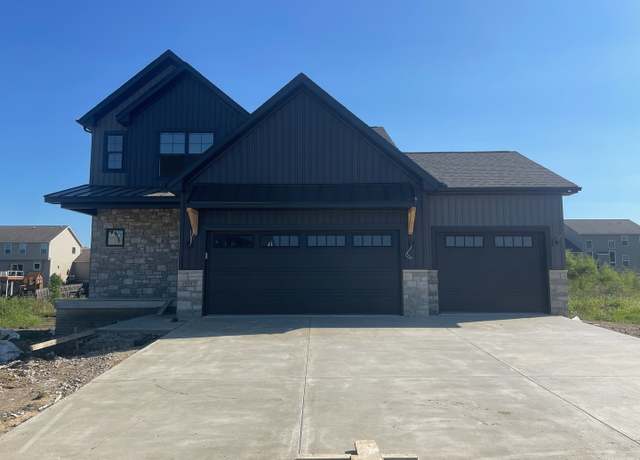 Property at 5213 Castlebar Dr, Bloomington, IL 61705, 5 beds, 3.5 baths