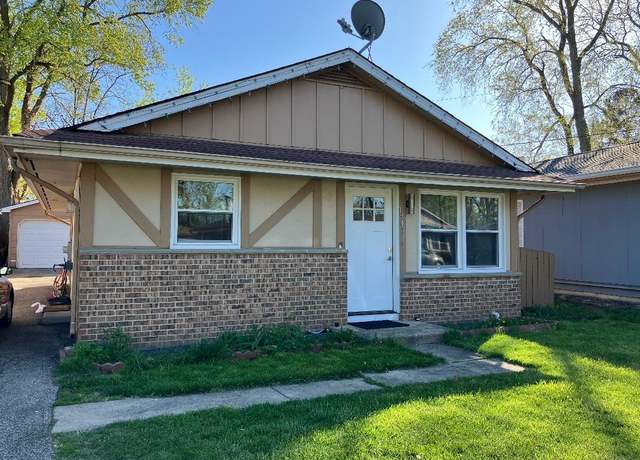 Property at 19451 W Hoag Ct, Mundelein, IL 60060, 3 beds, 1.5 baths