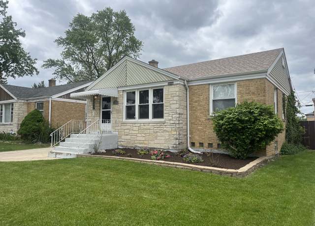 Property at 2256 S 15th Ave, North Riverside, IL 60546, 2 beds, 1.5 baths