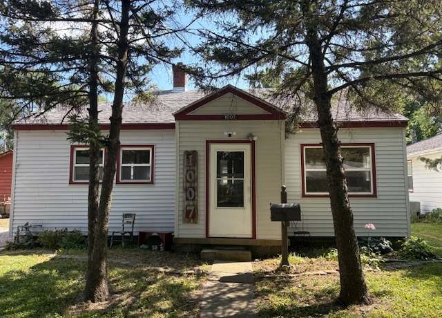 Property at 1007 W Tremont St, Champaign, IL 61821, 2 beds, 1 bath