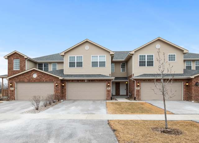 Property at 985 Regent Dr, Matteson, IL 60443, 3 beds, 2.5 baths
