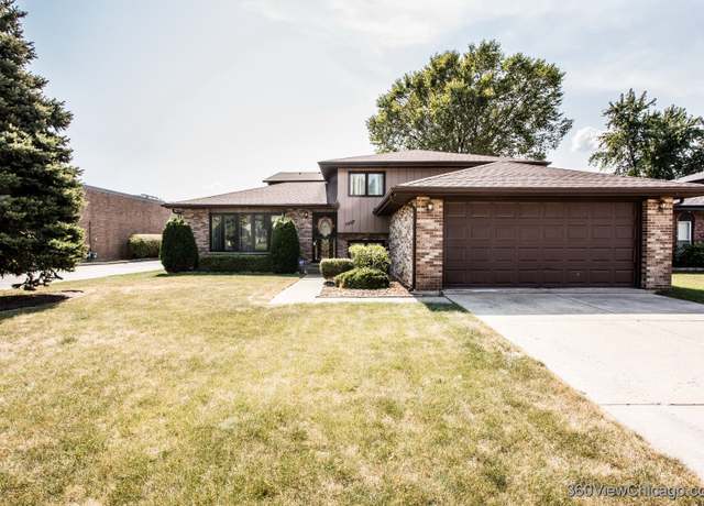 Property at 7237 W 78th St, Bridgeview, IL 60455, 3 beds, 2 baths