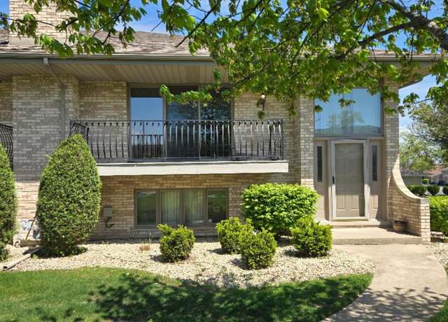 Property at 10958 New Mexico Ct #166, Orland Park, IL 60467, 2 beds, 2.5 baths