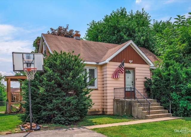 Property at 6937 97th St, Chicago Ridge, IL 60415, 4 beds, 1.5 baths