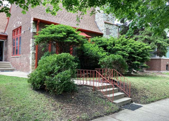 Property at 6846 S Cregier Ave, Chicago, IL 60649, 6 beds, 4 baths