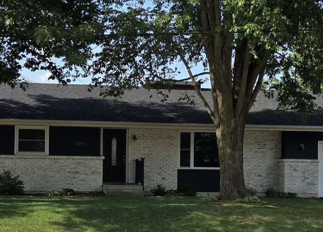 Property at 1016 W Blackhawk Dr, Byron, IL 61010, 5 beds, 1.5 baths
