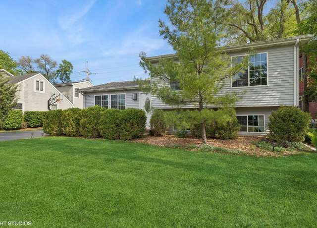 Property at 822 Foster Ave, Lake Bluff, IL 60044, 3 beds, 2 baths