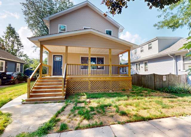 Property at 1421 Henry Ave, Des Plaines, IL 60016, 5 beds, 4 baths