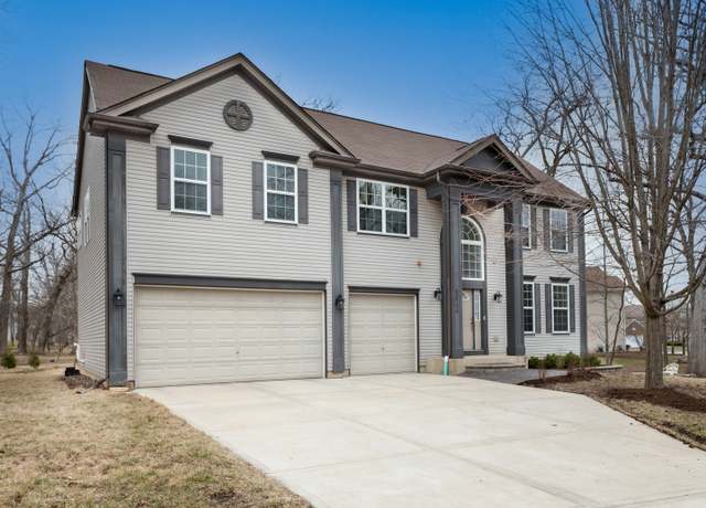 Property at 5644 Red Oak Dr, Hoffman Estates, IL 60192, 4 beds, 2.5 baths