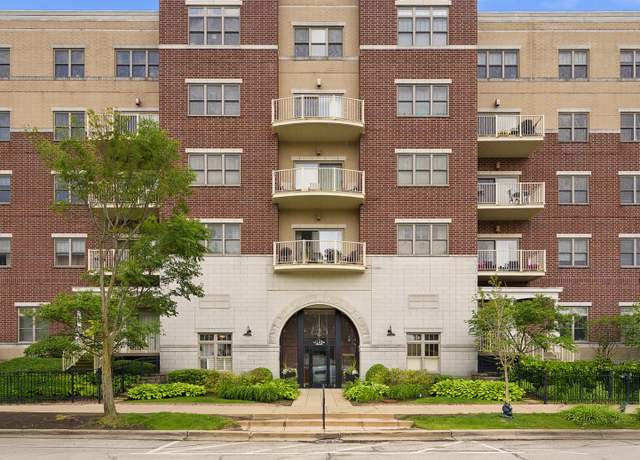 Property at 965 Rogers St #208, Downers Grove, IL 60515, 2 beds, 2 baths