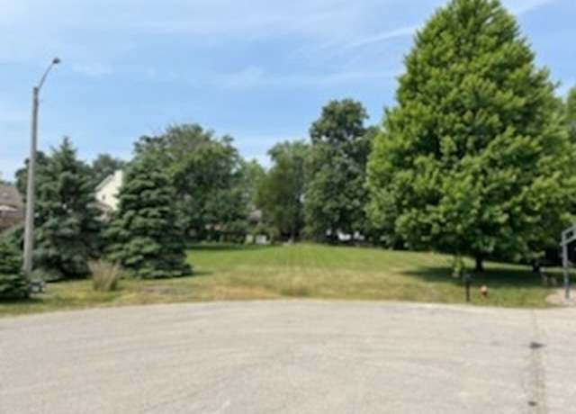 Property at 704 Russell Ct, Heyworth, IL 61745