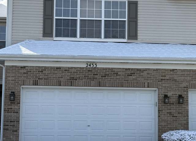 Property at 2433 Stoughton Cir #2433, Aurora, IL 60502, 3 beds, 2.5 baths
