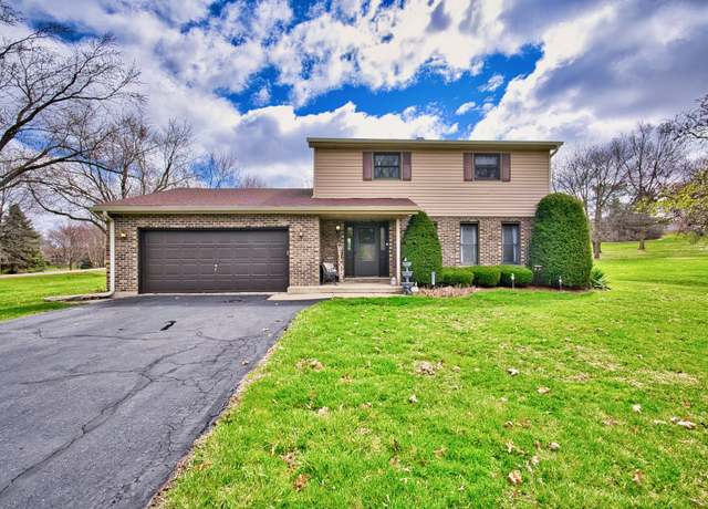 Property at 6004 Acorn Ct, Crystal Lake, IL 60014, 4 beds, 2.5 baths