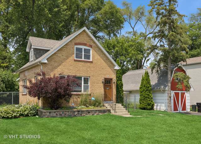 Property at 415 W North Blvd, Mchenry, IL 60051, 2 beds, 1 bath