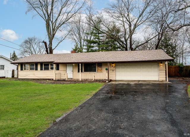Property at 18770 Loras Ln, Country Club Hills, IL 60478, 3 beds, 2 baths