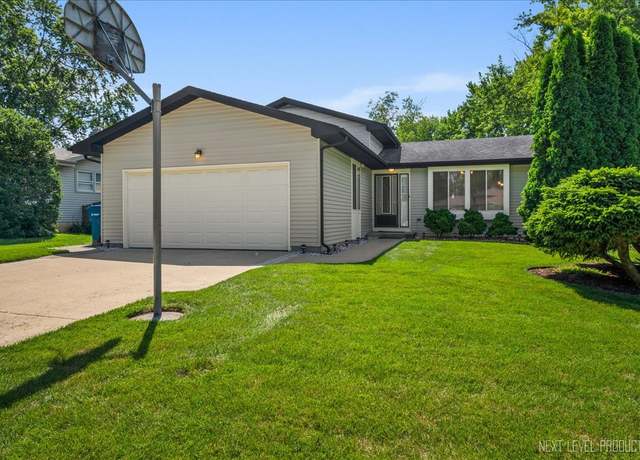 Property at 35W837 Crispin Dr, Elgin, IL 60123, 3 beds, 2 baths