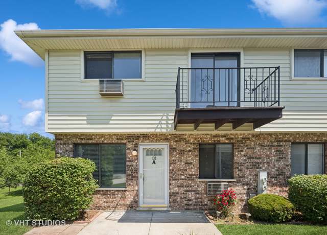 Property at 132 Willows Edge Ct Unit A, Willow Springs, IL 60480, 2 beds, 1.5 baths