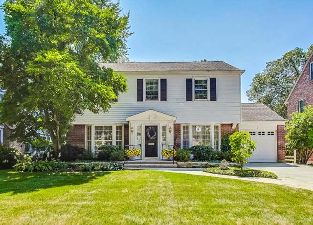 Property at 1166 Cherry St, Winnetka, IL 60093, 4 beds, 3.5 baths