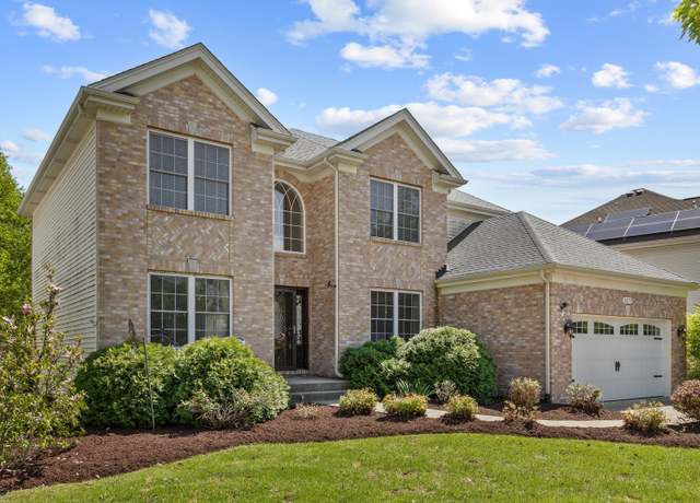 Property at 2575 Adamsway Dr, Aurora, IL 60502, 5 beds, 4 baths
