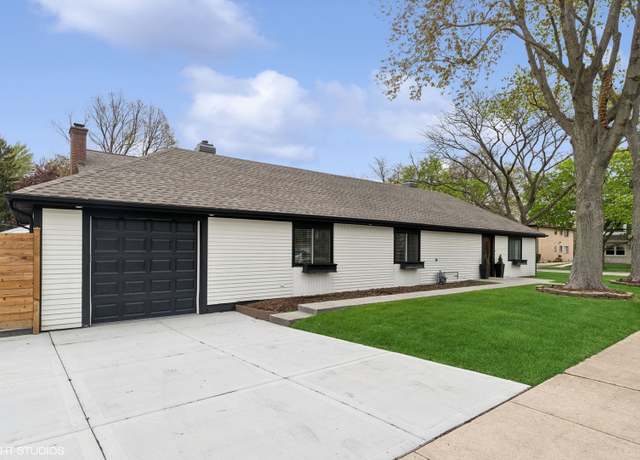 Property at 1220 E Rockwell St, Arlington Heights, IL 60005, 3 beds, 2 baths