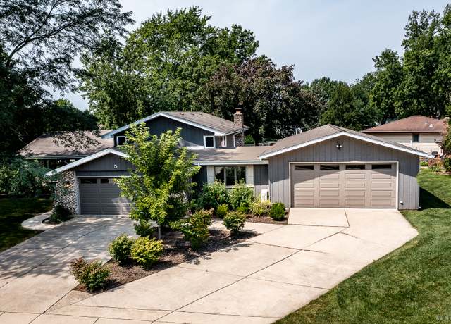 Property at 5 Nelson Rd, New Lenox, IL 60451, 4 beds, 3 baths