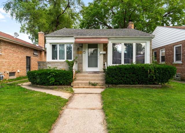 Property at 117 Morris Ave, Bellwood, IL 60104, 2 beds, 1.5 baths