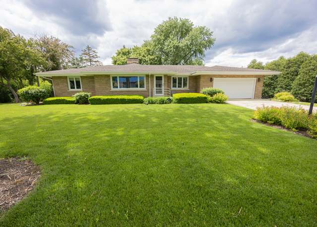 Property at 405 Farmington Ave, Joliet, IL 60435, 3 beds, 2 baths