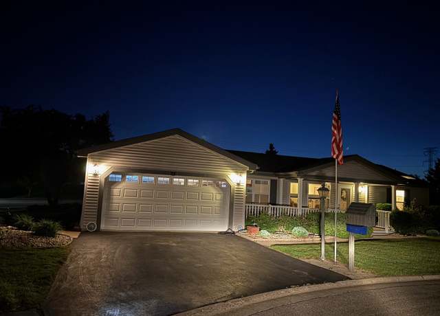 Property at 337 Belmont Ct, Grayslake, IL 60030, 2 beds, 2 baths