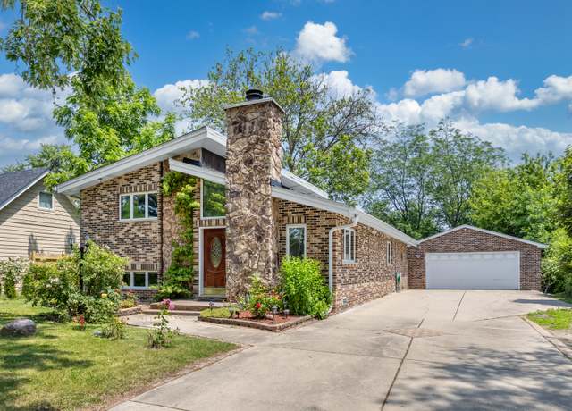Property at 1649 Larry Ln, Glendale Heights, IL 60139, 3 beds, 2 baths