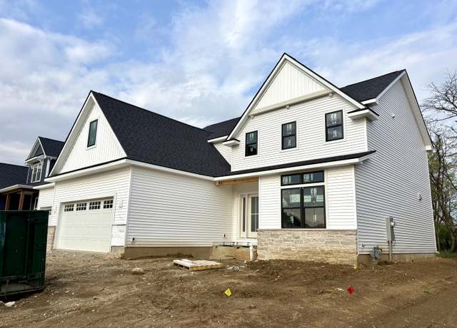 Property at 1115 Briarwood Ln, Mahomet, IL 61853, 5 beds, 3.5 baths
