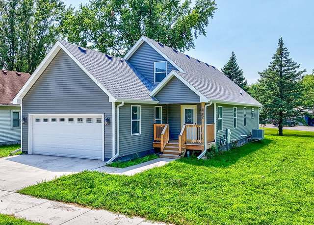 Property at 1845 Lasalle St, Ottawa, IL 61350, 4 beds, 2.5 baths