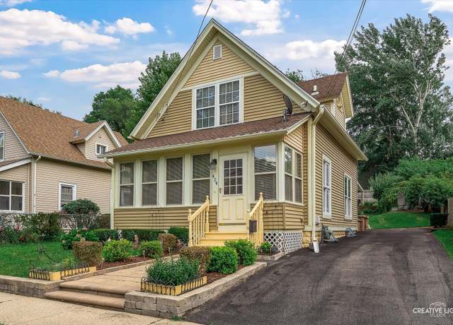 Property at 424 Rosewood Ave, Aurora, IL 60505, 3 beds, 2 baths