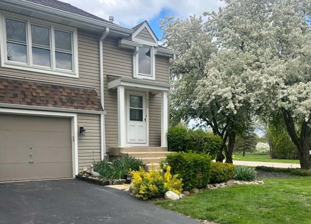 Property at 300 Hunters Cir, Fox River Grove, IL 60021, 2 beds, 1.5 baths