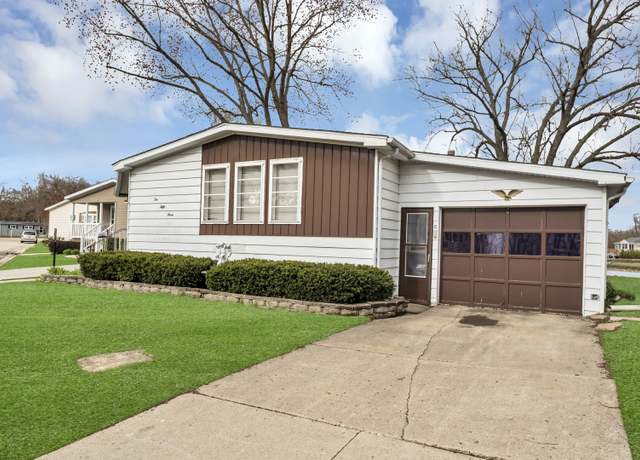 Property at 1053 Lakeview Rd, Elgin, IL 60123, 2 beds, 1.5 baths