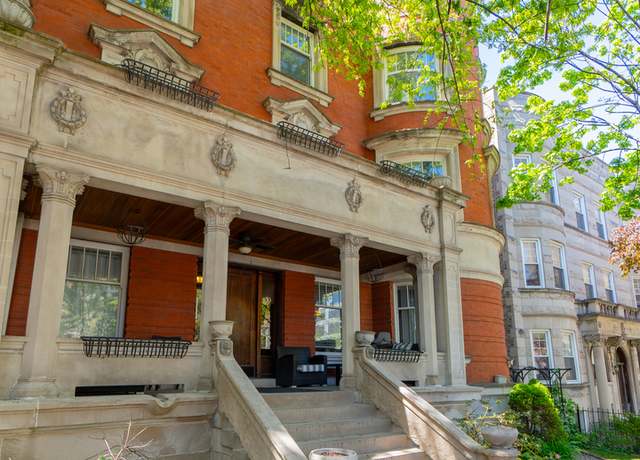 Property at 4536 N Sheridan Rd #104, Chicago, IL 60640, 2 beds, 2 baths