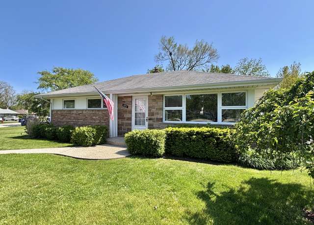Property at 1032 Whitfield Rd, Northbrook, IL 60062, 4 beds, 2 baths