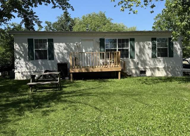 Property at 708 Pecan Tree St, Urbana, IL 61802, 3 beds, 2 baths