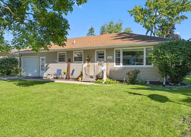 Property at 1010 Walnut St, St. Charles, IL 60174, 2 beds, 1.5 baths