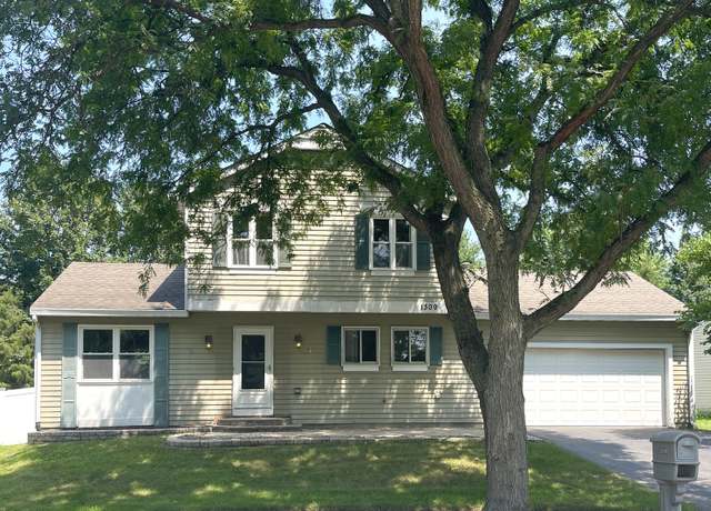 Property at 1309 Monmouth Ave, Naperville, IL 60565, 3 beds, 1.5 baths