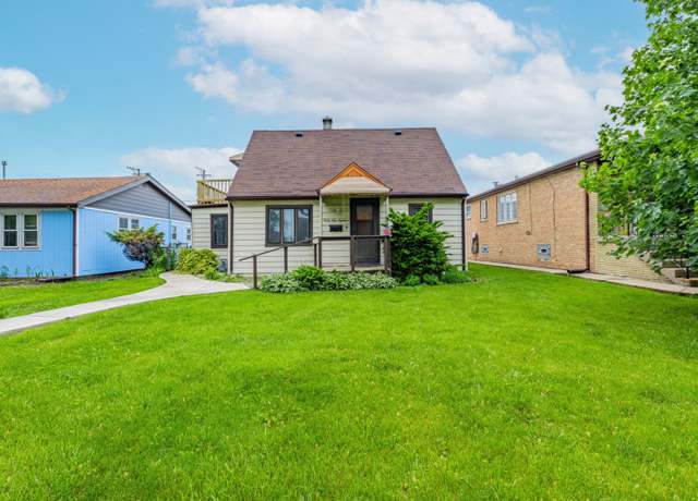 Property at 4918 S Luna Ave, Chicago, IL 60638, 4 beds, 2 baths