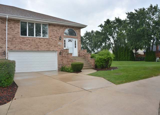 Property at 17155 Kamp Ct #9, Tinley Park, IL 60487, 2 beds, 2.5 baths