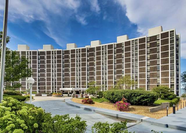 Property at 1500 Sheridan Rd Unit 1G, Wilmette, IL 60091, 2 beds, 2 baths
