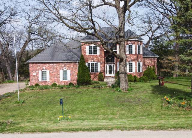 Property at 3664 E 2619 Rd, Sheridan, IL 60551, 4 beds, 4.5 baths