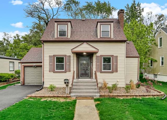 Property at 18047 Burnham Ave, Lansing, IL 60438, 2 beds, 1.5 baths